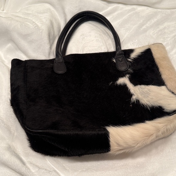 Black and White Faux Fur Tote Bag - Picture 3 of 4
